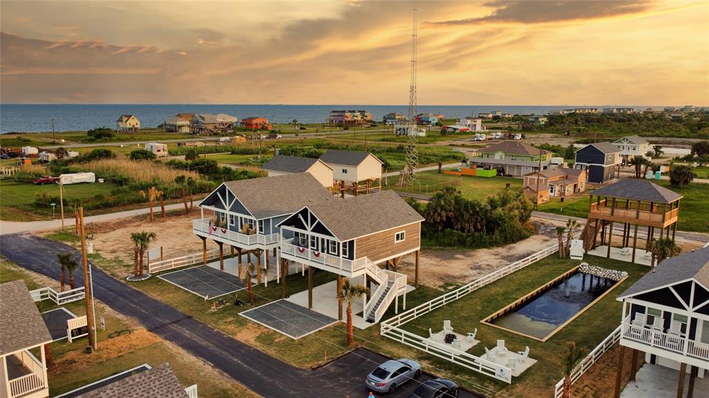 1049 Sunset Circle, Crystal Beach, Texas image 8