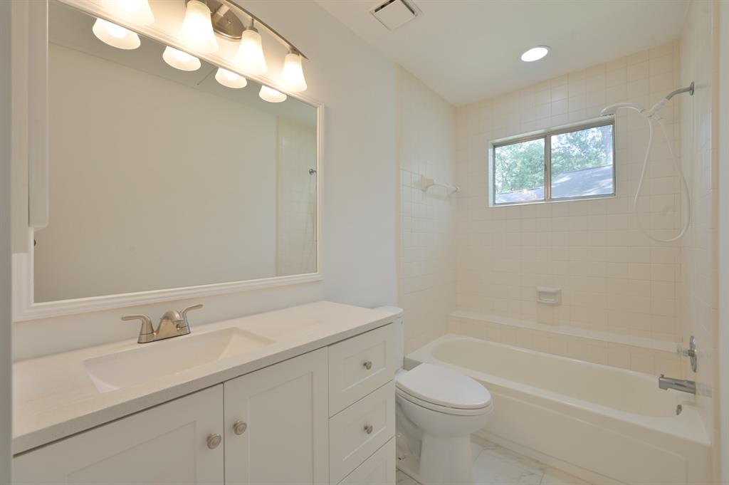 3 Shallow Pond Court, The Woodlands, Texas image 38