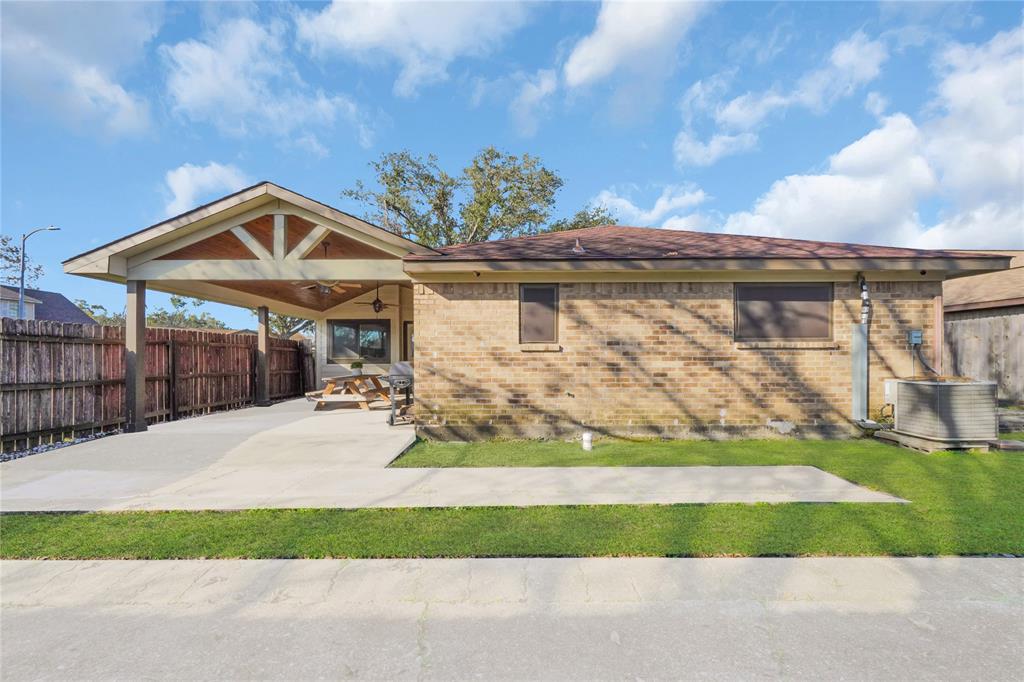 817 Briargreen Street, Pasadena, Texas image 17