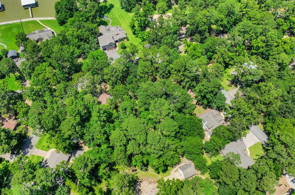 90 N Royale Greens Drive, Coldspring, Texas image 8