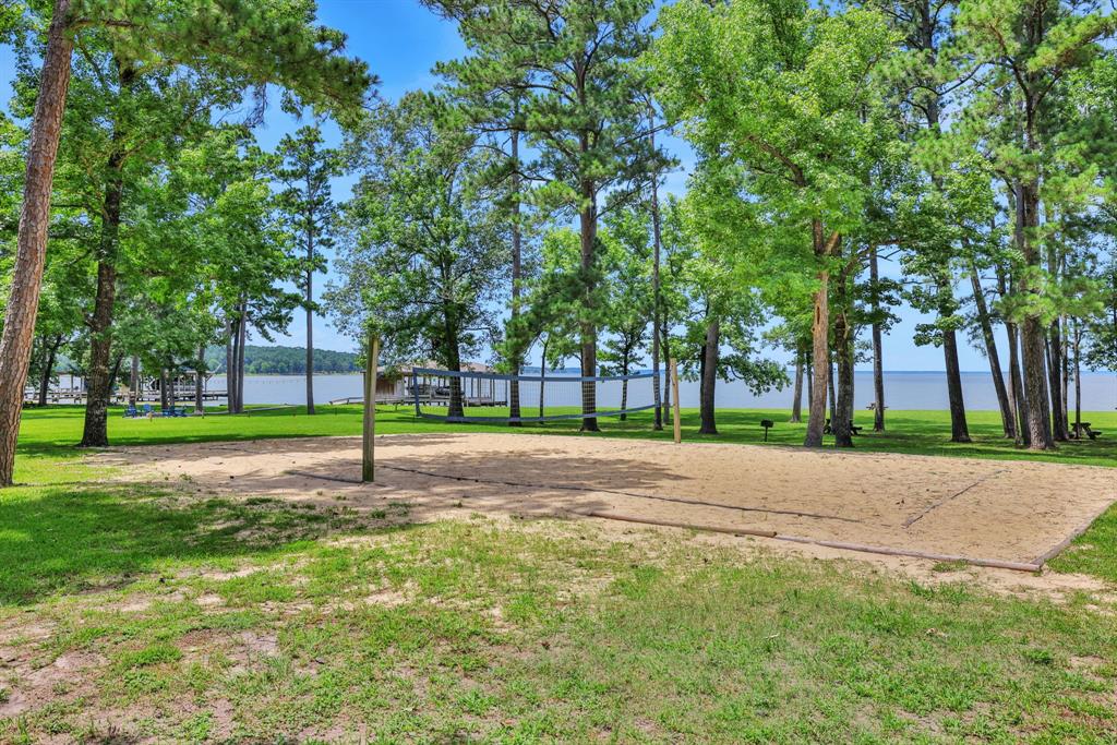 90 N Royale Greens Drive, Coldspring, Texas image 11