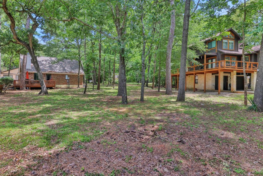 90 N Royale Greens Drive, Coldspring, Texas image 3