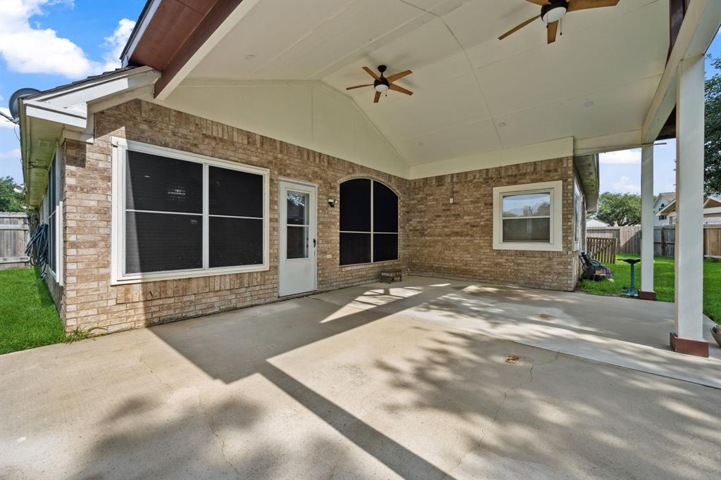 10323 Otter Circle, Baytown, Texas image 25