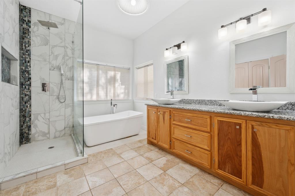10323 Otter Circle, Baytown, Texas image 17