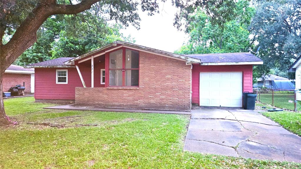 330 Cedar Drive, Hitchcock, Texas image 1