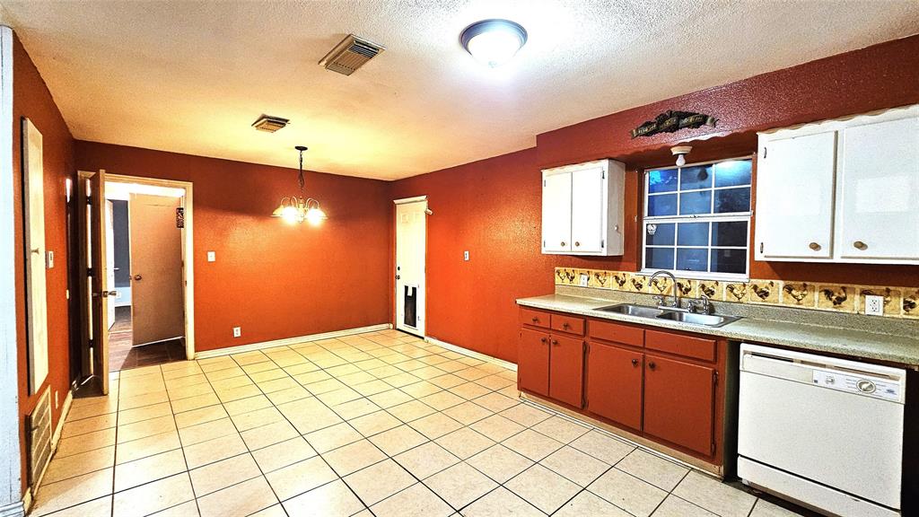 330 Cedar Drive, Hitchcock, Texas image 4
