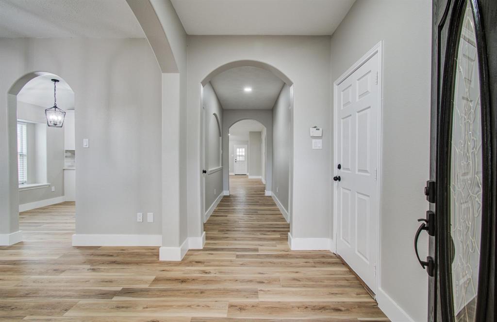 8235 Sugar Cane Drive, Baytown, Texas image 3