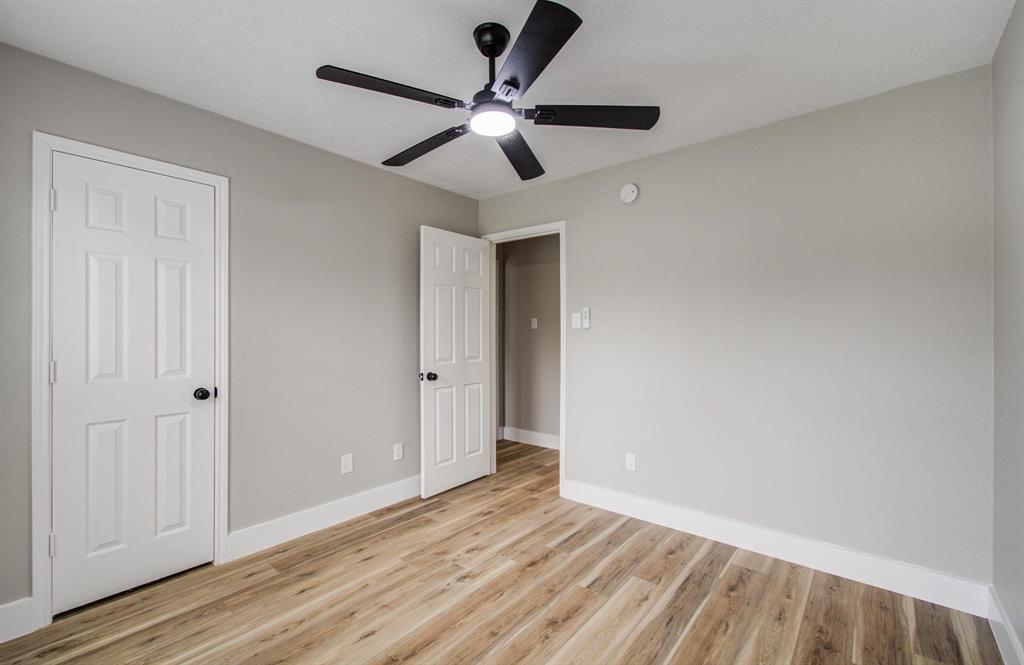 8235 Sugar Cane Drive, Baytown, Texas image 22
