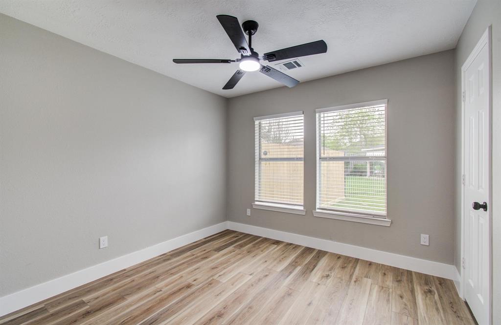 8235 Sugar Cane Drive, Baytown, Texas image 21