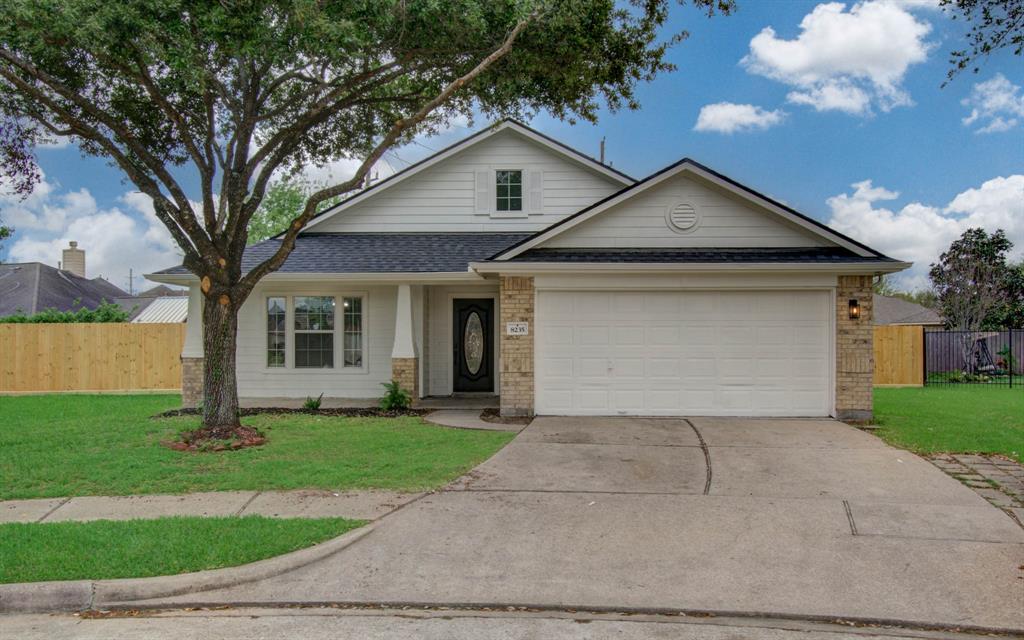 8235 Sugar Cane Drive, Baytown, Texas image 1