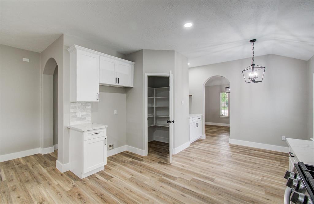 8235 Sugar Cane Drive, Baytown, Texas image 12