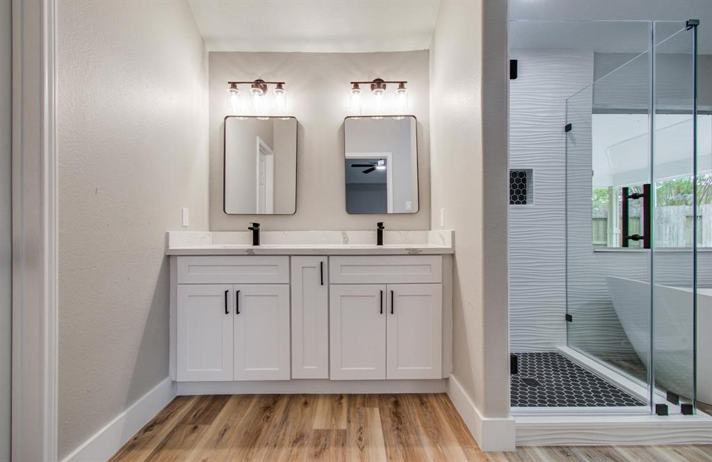 8235 Sugar Cane Drive, Baytown, Texas image 30