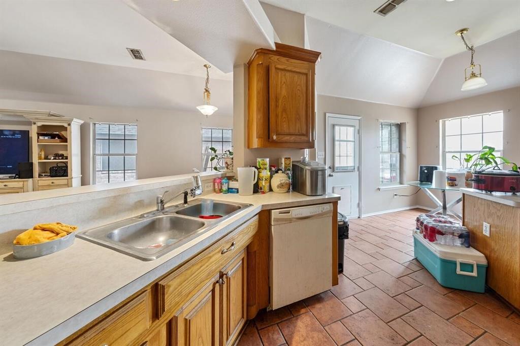 8637 Creede Trail, Fort Worth, Texas image 10