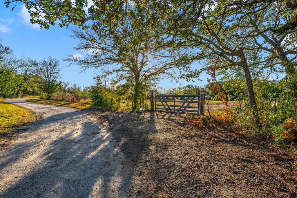 5047 Mesquite Lane, Midway, Texas image 13