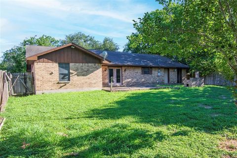 A home in Schulenburg