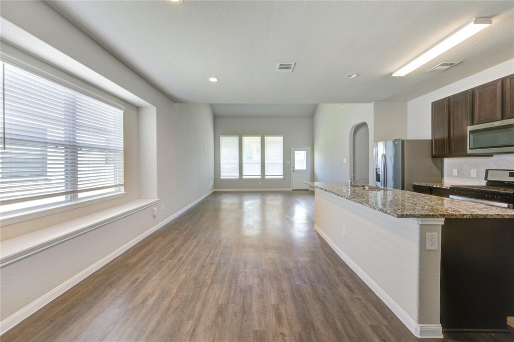 3524 Cannon Drive, Conroe, Texas image 8