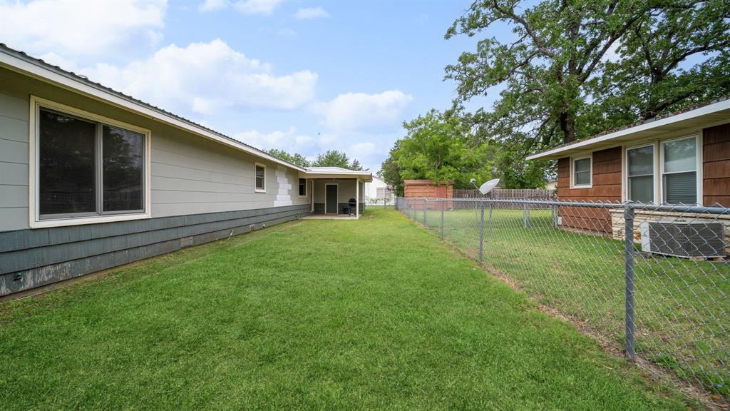 577 Schneider Street, Giddings, Texas image 27