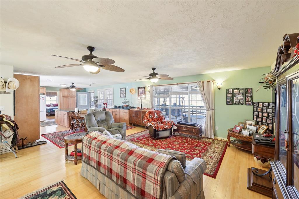 711 Toledo Beach Drive, Hemphill, Texas image 13