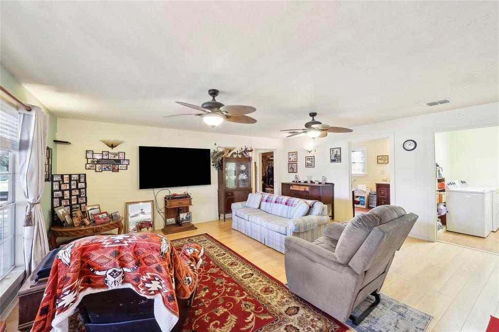 711 Toledo Beach Drive, Hemphill, Texas image 15