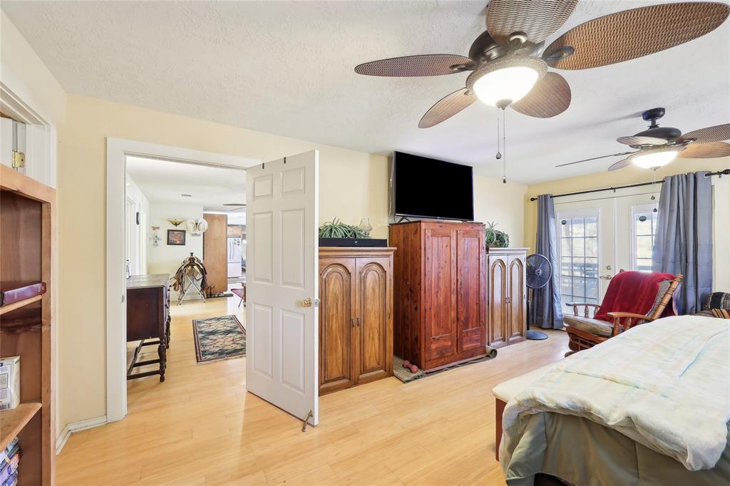 711 Toledo Beach Drive, Hemphill, Texas image 22