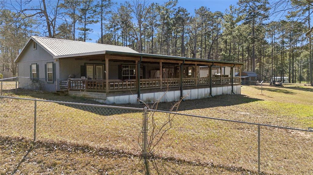 711 Toledo Beach Drive, Hemphill, Texas image 1