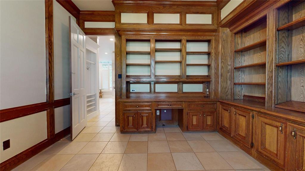 24615 W Kingscrest Circle Circle, Spring, Texas image 18