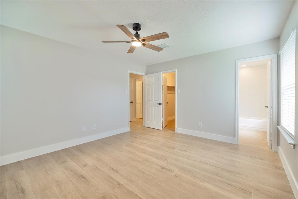 4302 Duesenberg Court, Pearland, Texas image 8