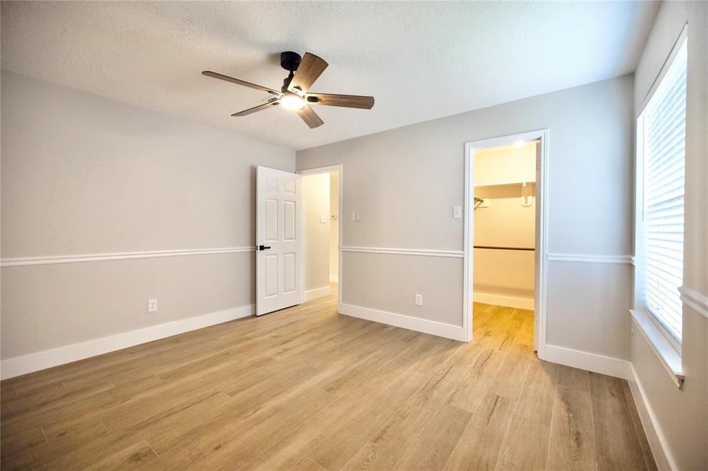 4302 Duesenberg Court, Pearland, Texas image 10