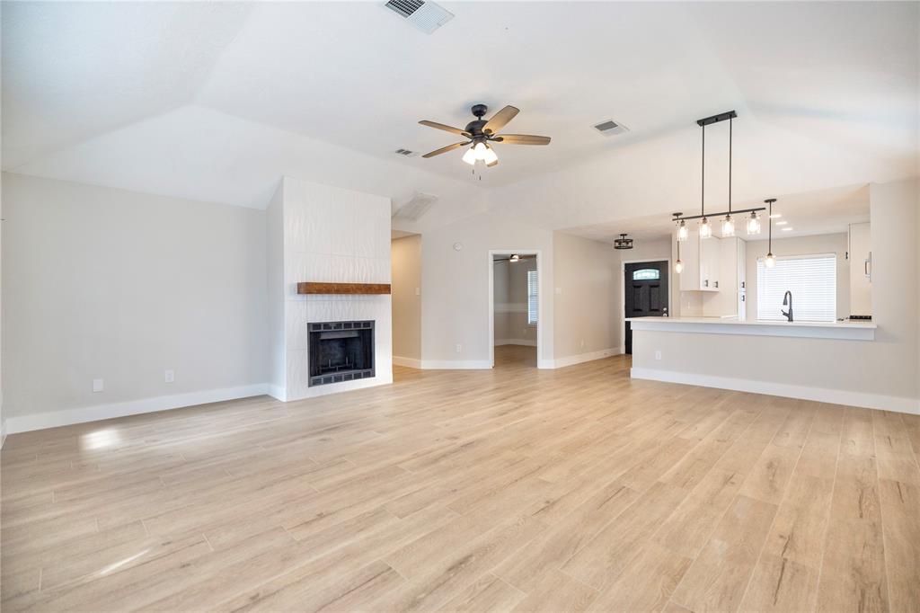4302 Duesenberg Court, Pearland, Texas image 6