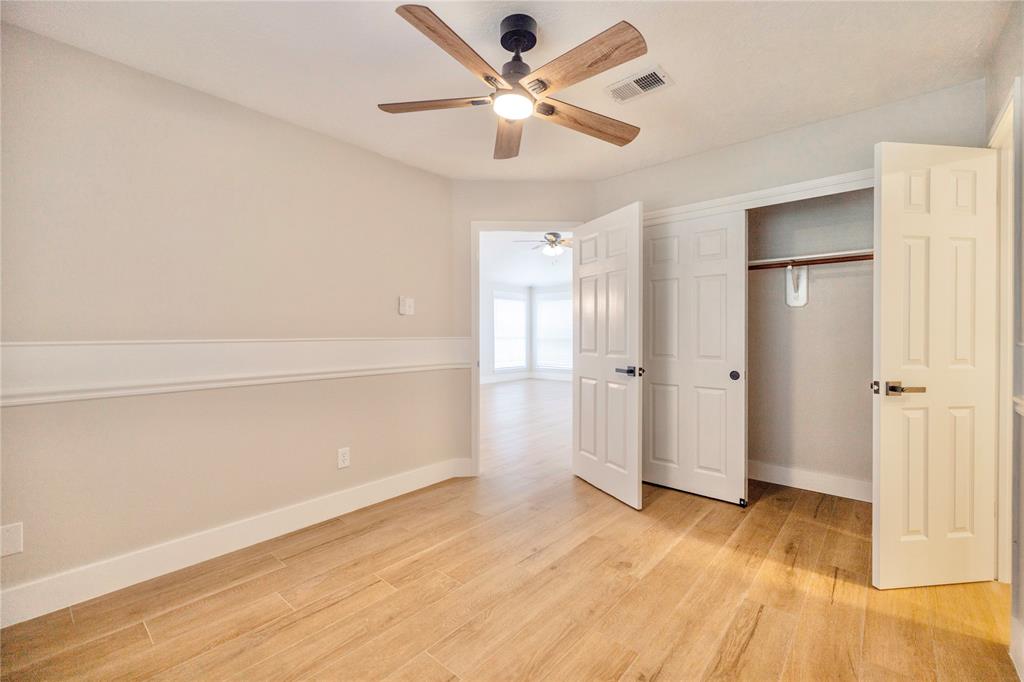 4302 Duesenberg Court, Pearland, Texas image 11