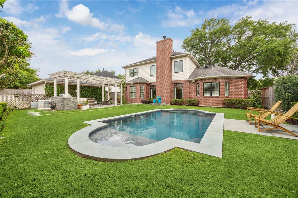 4 Village Oaks Lane