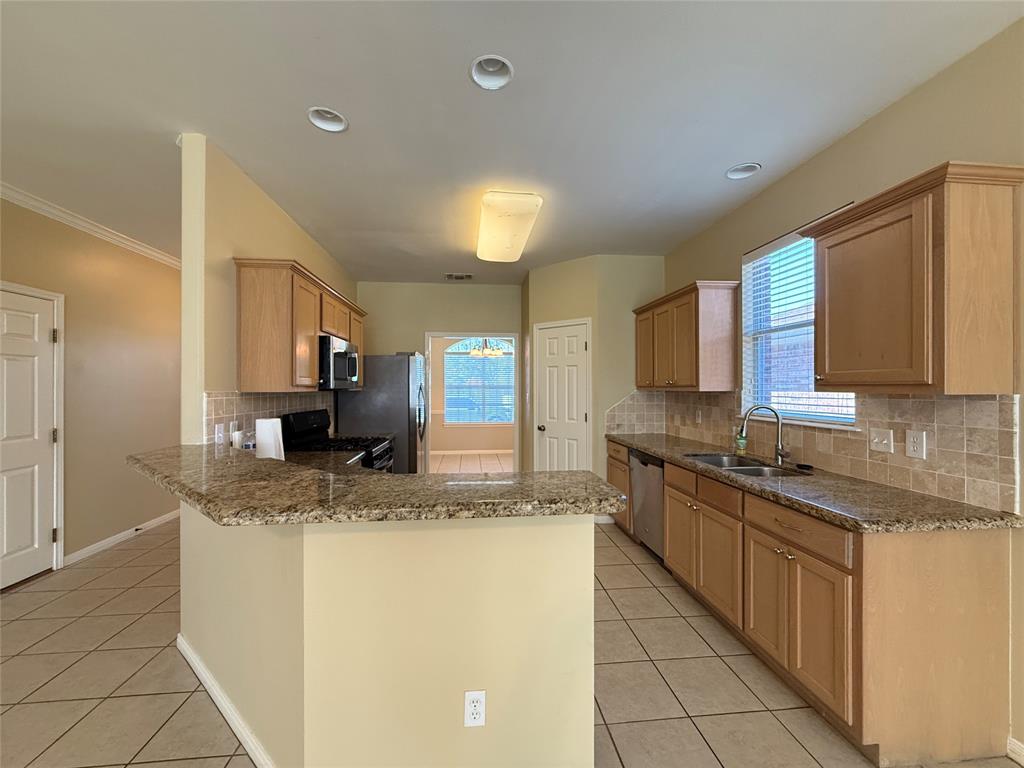 211 Riata, Victoria, Texas image 12