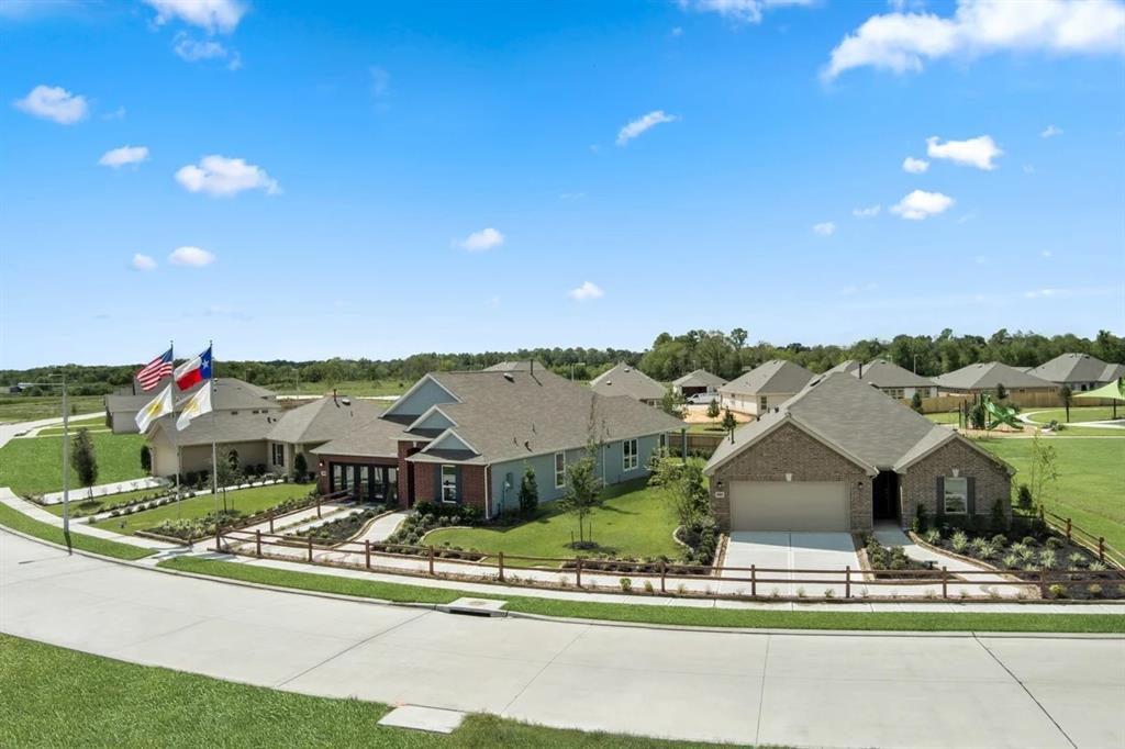 800 Xaria Court, Alvin, Texas image 3