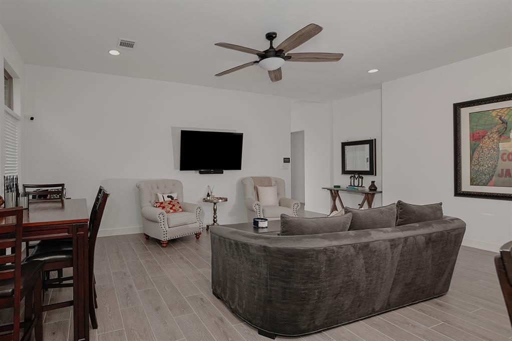 15735 Autumn Sun Court, Conroe, Texas image 9