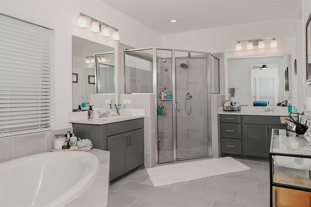 15735 Autumn Sun Court, Conroe, Texas image 12