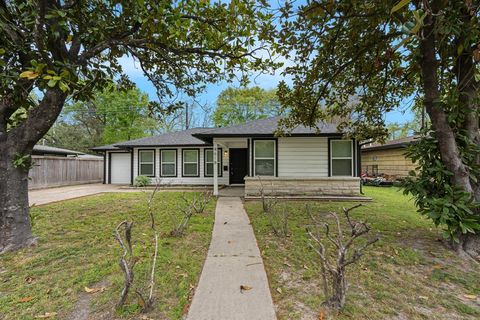 Single Family Residence in Houston TX 4618 Ella Boulevard.jpg