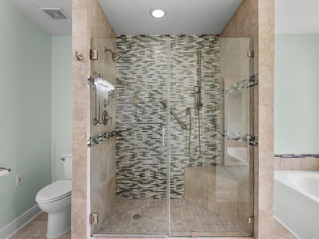1400 Oak Hollow Drive, Dickinson, Texas image 25