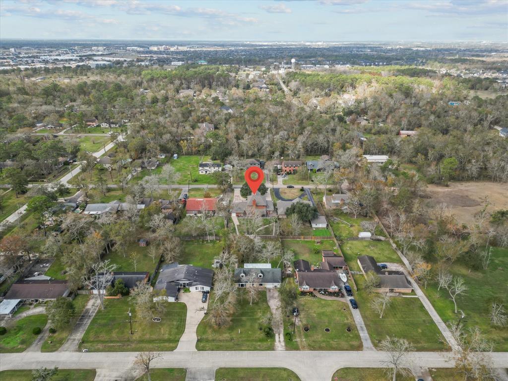 1400 Oak Hollow Drive, Dickinson, Texas image 2