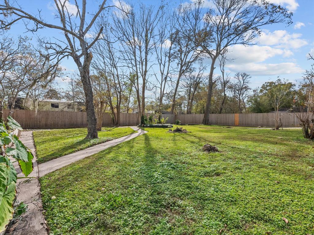 1400 Oak Hollow Drive, Dickinson, Texas image 39