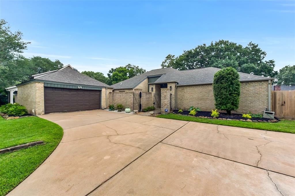 4106 Crownwood Drive, Seabrook, Texas image 1