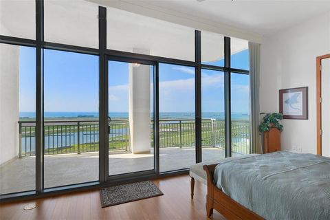 Condominium in Galveston TX 801 Beach Drive Dr 15.jpg