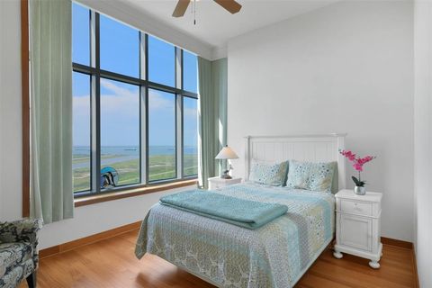 Condominium in Galveston TX 801 Beach Drive Dr 13.jpg