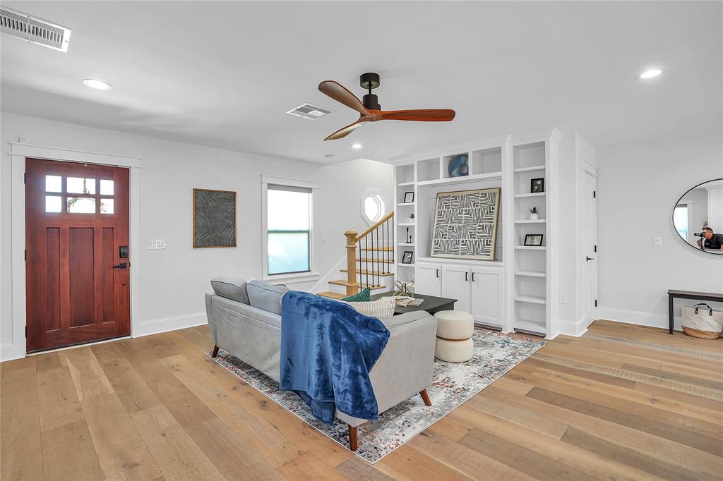 1035 W 43rd Street, Houston, Texas image 9