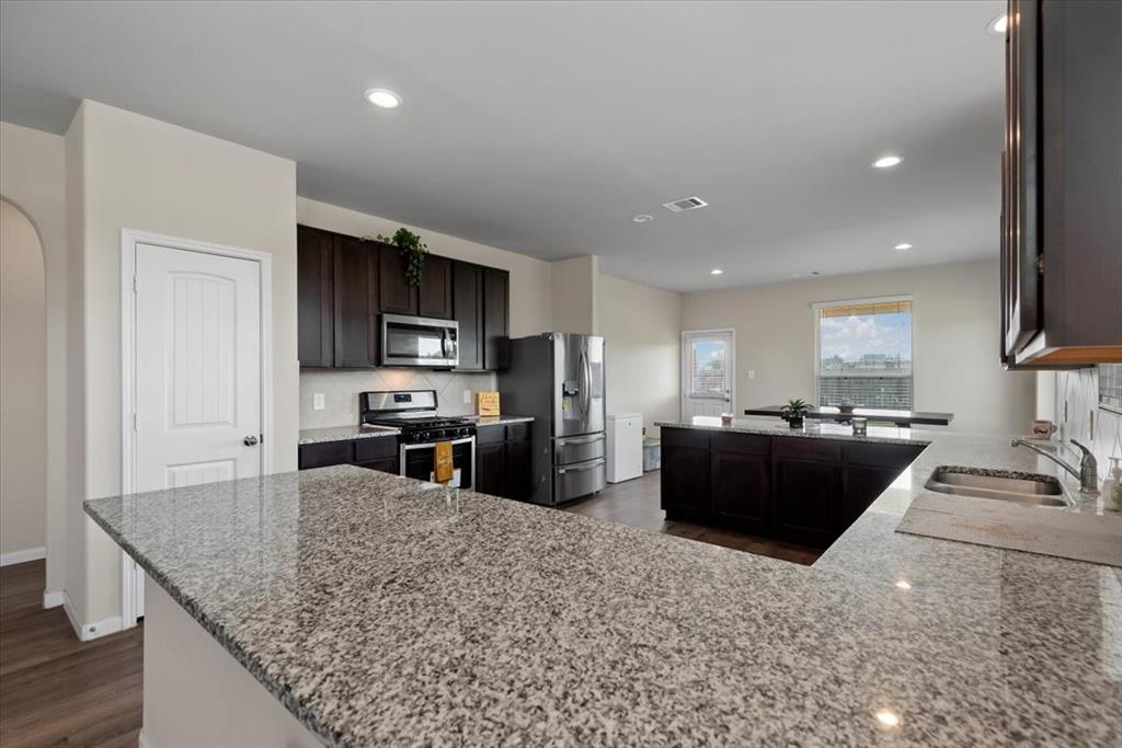 5639 Brooklyn Rose Drive, Rosharon, Texas image 20