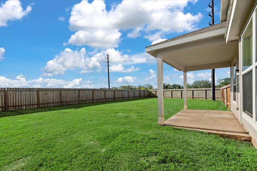 5639 Brooklyn Rose Drive, Rosharon, Texas image 6