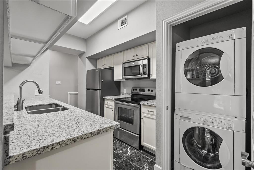18809 Egret Bay Boulevard #212, Webster, Texas image 17