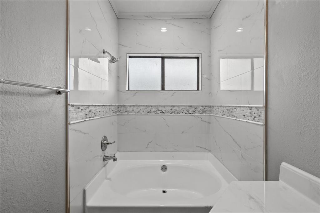 18809 Egret Bay Boulevard #212, Webster, Texas image 24