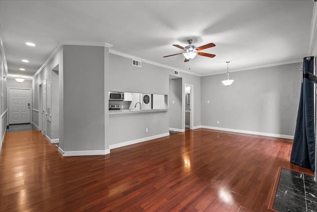 18809 Egret Bay Boulevard #212, Webster, Texas image 8