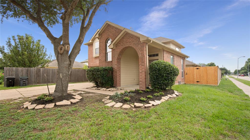 4602 Garden Meadow Drive, Katy, Texas image 2