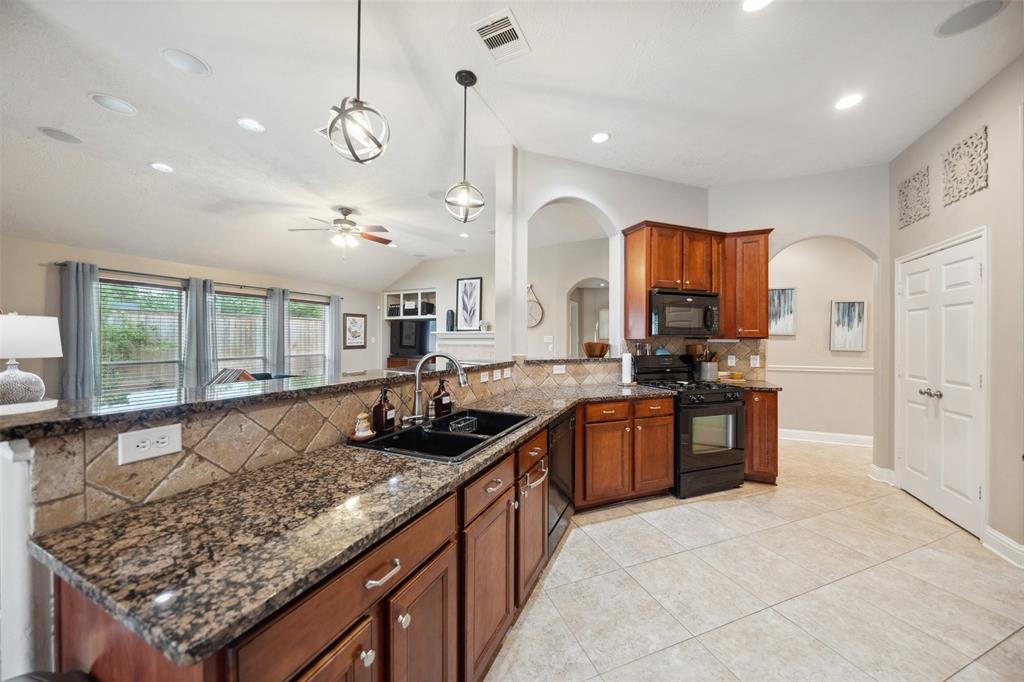 13931 Eden Manor Lane, Houston, Texas image 9